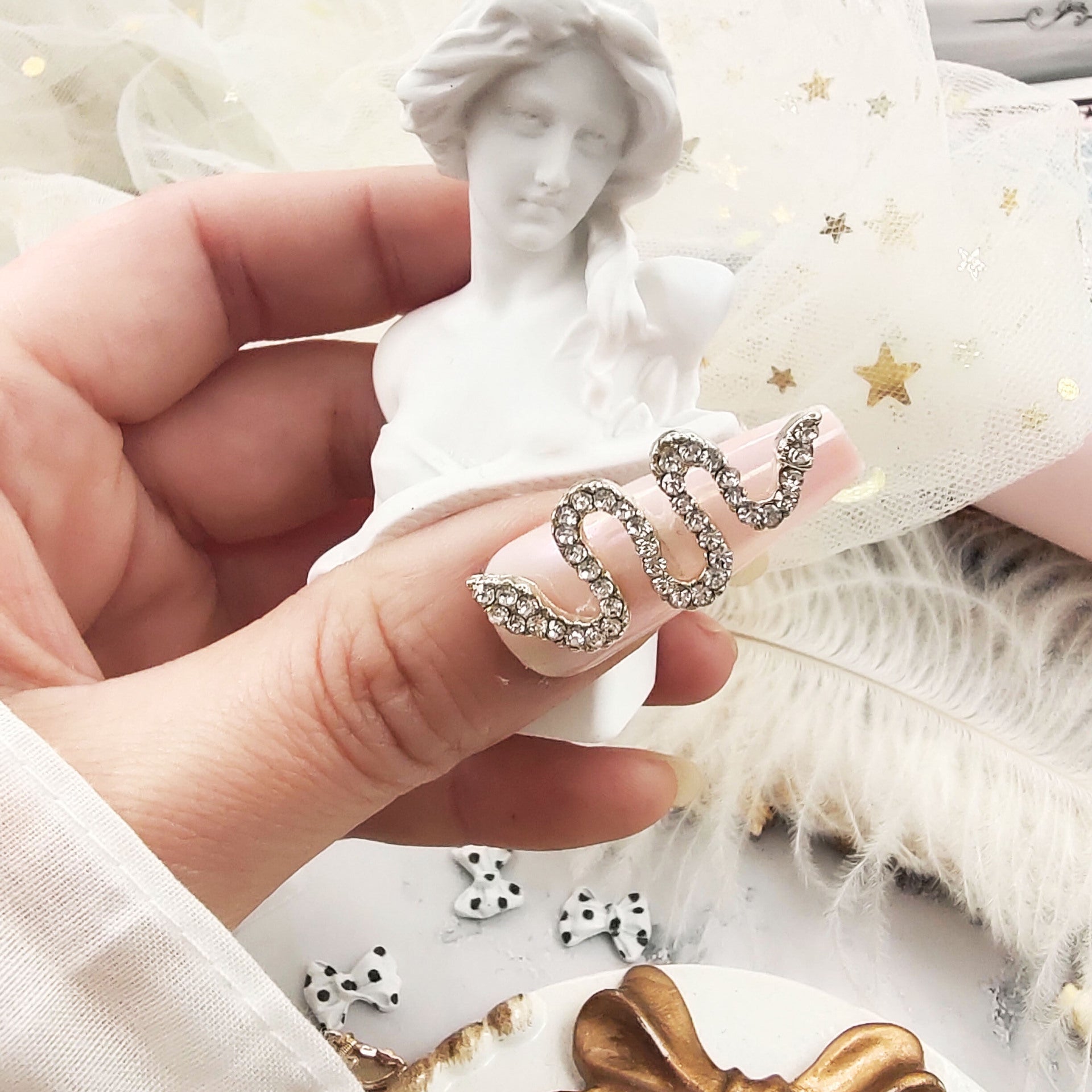 Nail art with diamond inlay, alloy nail art accessories, snake-shaped full-diamond decoration, three-dimensional decorative metal nail stickers Secondary image