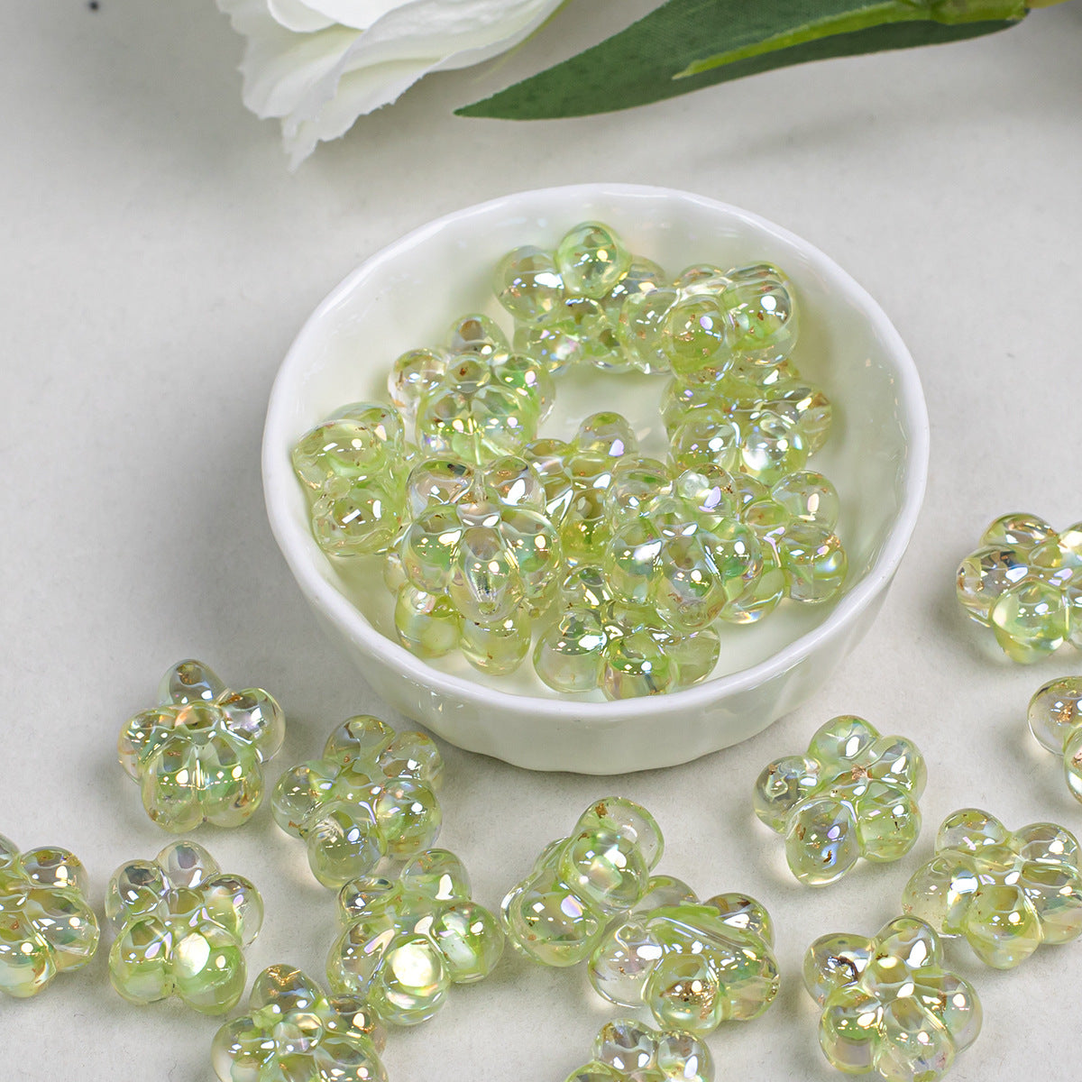 Cold Moon Resin Mother-of-Pearl Flower High-Gloss Electroplated Wear-Resistant Through-Hole Loose Beads for Creative Handicrafts diy Bracelet Accessories Secondary image