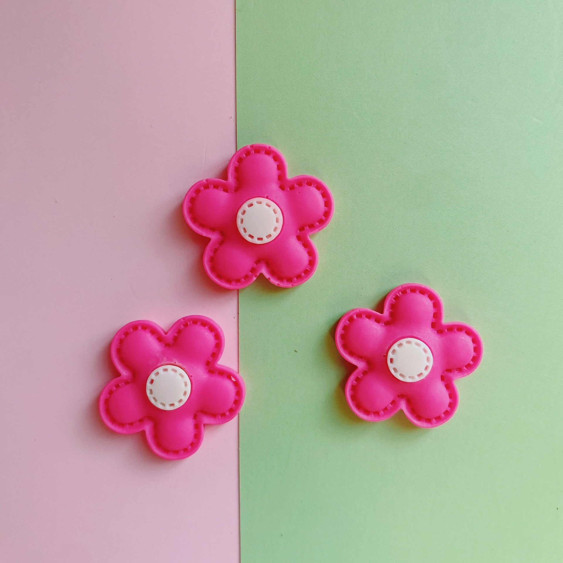 Resin accessories DIY hair accessories hair clips handmade materials cream glue phone case stickers rose red peach strawberry Secondary image