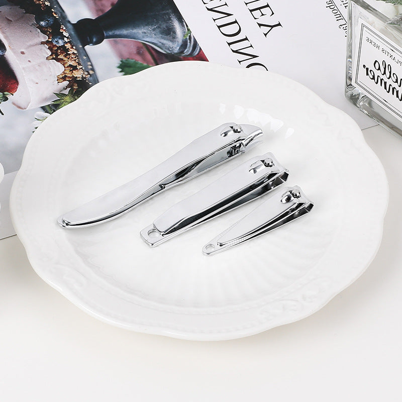 Nail clippers with 3 angled blades, portable nail clippers, high-quality home manicure set, professional nail care Secondary image