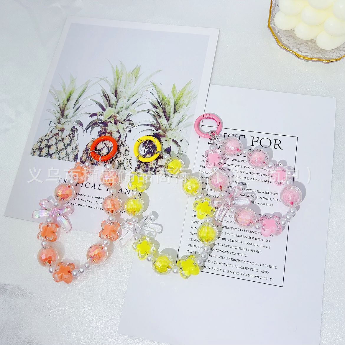 ビーズの携帯チェーン、リボンキーホルダー、四つ葉のクローバーイヤホンケースアクセサリー、紛失防止コード、ビーズ紐 サブ画像