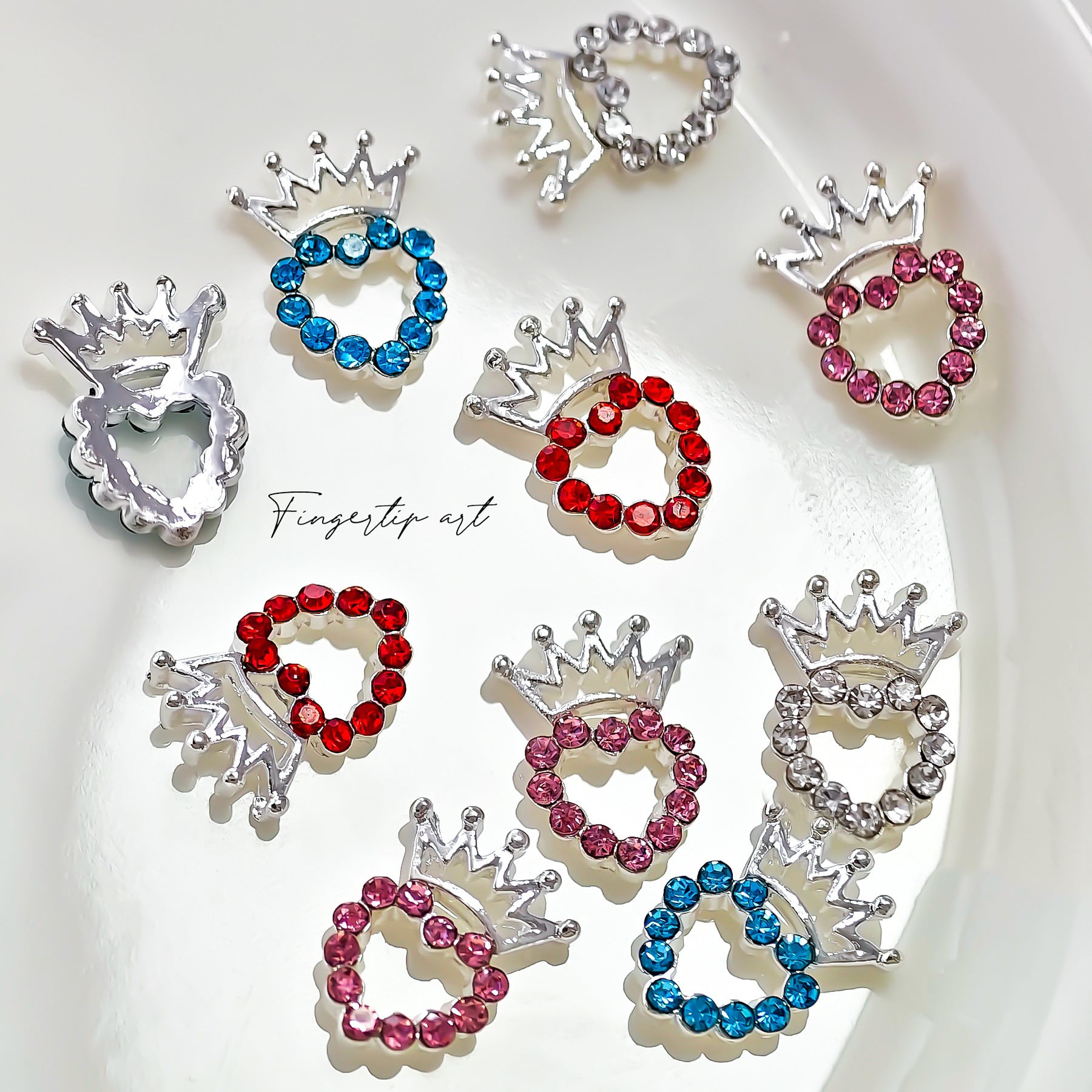 Crown Heart Nail Art Accessories - Luxurious 3D Metal Hollow Diamond-Embellished Nail Decorations Secondary image